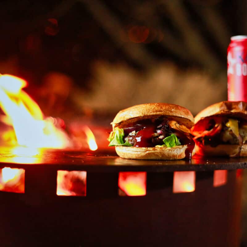 Grillfass aus Corten - Burger grillen